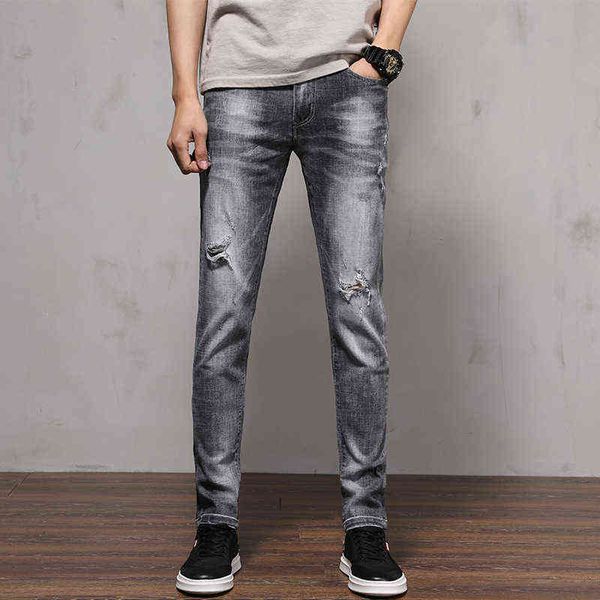 men's jeans 2021 spring and summer korean jeans men's slim pants youth trend middle waist perforated pants, Blue
men's jeans 2021 spring and summer korean jeans men's slim pants youth trend middle waist perforated pants, Blue