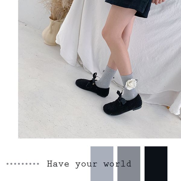 wang xiaozhen autumn and winter xiaoxiangfeng camellia flowers exquisite korean fashion wool women' socks, Red;black
wang xiaozhen autumn and winter xiaoxiangfeng camellia flowers exquisite korean fashion wool women' socks, Red;black