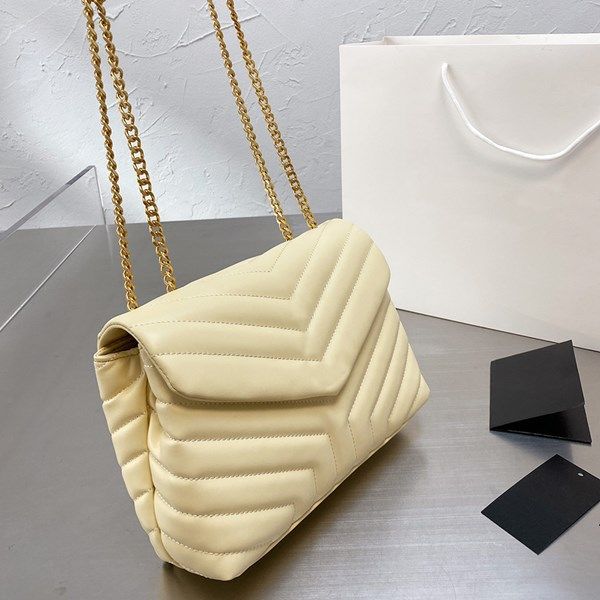 2021 gold plated chain postman bag luxury designer women's handbag classic twill pattern genuine leather cross body bags 25*16cm
2021 gold plated chain postman bag luxury designer women's handbag classic twill pattern genuine leather cross body bags 25*16cm