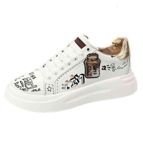 small white shoes men's korean version trend summer printed personalized embroidered standard thick bottom increased joint, Black;white
small white shoes men's korean version trend summer printed personalized embroidered standard thick bottom increased joint, Black;white