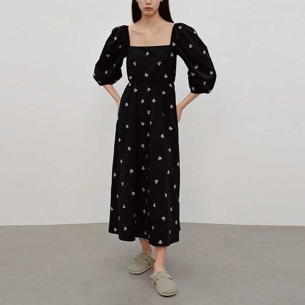 spring puff sleeve embroidery floral black dress women square collar vacation party midi elegant female waist wb1010 210525, Black;gray
spring puff sleeve embroidery floral black dress women square collar vacation party midi elegant female waist wb1010 210525, Black;gray
