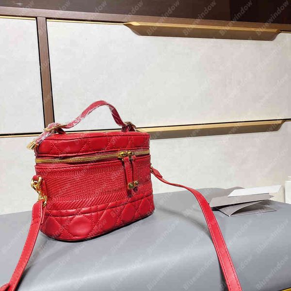 small travel vanity crossbody with d luxurys designers s handbag womens shoulder bag purses makeup case b21012101l
small travel vanity crossbody with d luxurys designers s handbag womens shoulder bag purses makeup case b21012101l