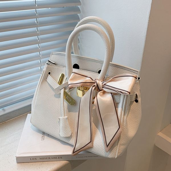 70% factory store textured silk scarf handbag 2021 summer bag korean fashion single shoulder messenger bag
70% factory store textured silk scarf handbag 2021 summer bag korean fashion single shoulder messenger bag