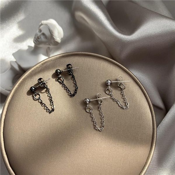 temperament of south korean fashion simple small chain ear stud earrings 2021 tide female jewelry earring, Golden;silver
temperament of south korean fashion simple small chain ear stud earrings 2021 tide female jewelry earring, Golden;silver