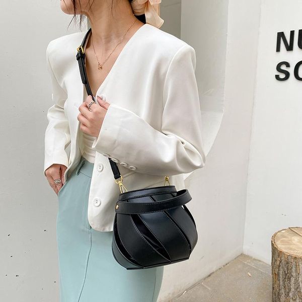evening bags shoulder bag for women 2021 luxury leather hollow out handbags summer fashion bucket crossbody sac a main
evening bags shoulder bag for women 2021 luxury leather hollow out handbags summer fashion bucket crossbody sac a main