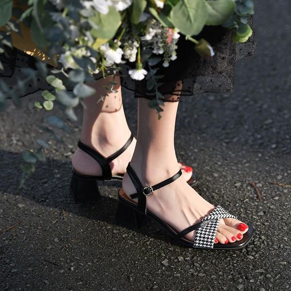 sandals 2021 summer fashion simple root for women, Black 
sandals 2021 summer fashion simple root for women, Black