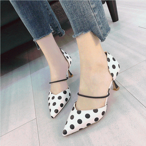 dress shoes 2021 stiletto pointed wild toe cap small fresh hollow fairy style single women, Black
dress shoes 2021 stiletto pointed wild toe cap small fresh hollow fairy style single women, Black