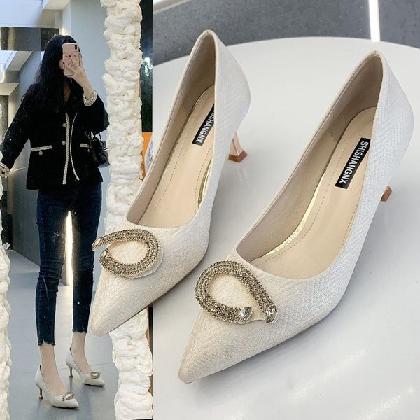2021 new fashion trendy pointed mid-heel solid color metal decorative ladies high heels 878, Black
2021 new fashion trendy pointed mid-heel solid color metal decorative ladies high heels 878, Black