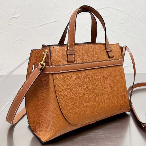 new brand women handbag fashion shoulder bag genuine leather large capacity totes luxury ladies travel handbags
new brand women handbag fashion shoulder bag genuine leather large capacity totes luxury ladies travel handbags