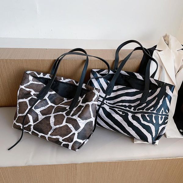 evening bags large-capacity one-shoulder big bag women 2021 fashion animal pattern trend soft leather portable messenger simpleatmosphere
evening bags large-capacity one-shoulder big bag women 2021 fashion animal pattern trend soft leather portable messenger simpleatmosphere