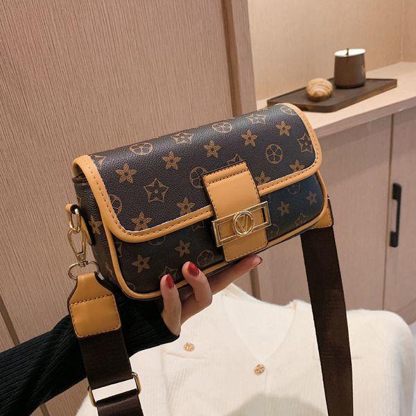 daily bag womens bag 2023 autumn new trendy small square bag messenger high-grade retro textured presbyopic shoulder underarm
daily bag womens bag 2023 autumn new trendy small square bag messenger high-grade retro textured presbyopic shoulder underarm