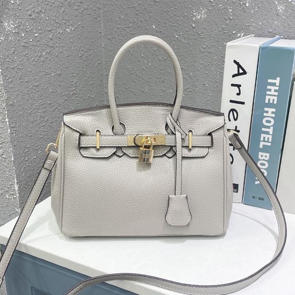 small 25cm bag women's 2021 new design temperament mini hand texture messenger
small 25cm bag women's 2021 new design temperament mini hand texture messenger