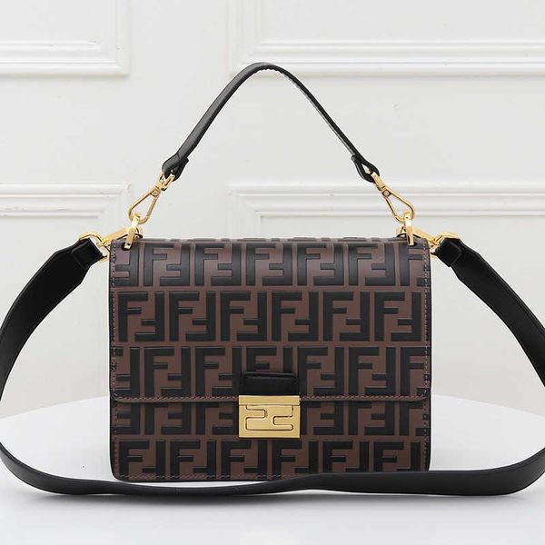 autumn 2021ff old pattern color matching womensmall square bag fashion one shoulder slant cross portable leather
autumn 2021ff old pattern color matching womensmall square bag fashion one shoulder slant cross portable leather