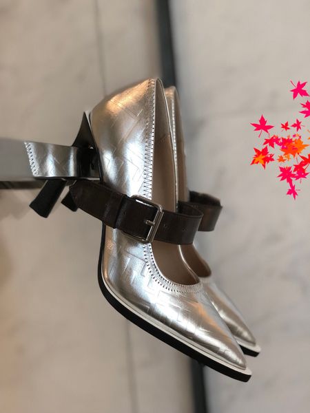 2021 genuine leather woman shoes high heels fashion designer luxury sandals women pumps wedding dress shoe with logo and box size 35-41 -h26, Black
2021 genuine leather woman shoes high heels fashion designer luxury sandals women pumps wedding dress shoe with logo and box size 35-41 -h26, Black