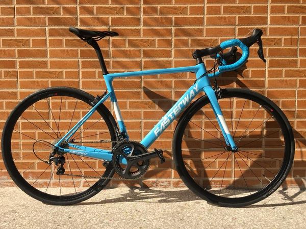 brand fasterway 2*9 speed 3500 groupset bicycle 49/52/54/56/58 super light 700c with 25mm tire carbon road complete bike bikes
brand fasterway 2*9 speed 3500 groupset bicycle 49/52/54/56/58 super light 700c with 25mm tire carbon road complete bike bikes