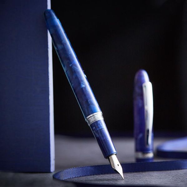 fountain pens tramol original jewelry blue pen germany imported nib calligraphy ink gift box
fountain pens tramol original jewelry blue pen germany imported nib calligraphy ink gift box