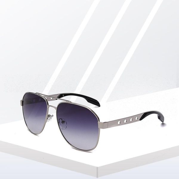 sunglasses personalized metal frame retro wide leg hollow trendy men and women fashion gradient color glasses, White;black
sunglasses personalized metal frame retro wide leg hollow trendy men and women fashion gradient color glasses, White;black