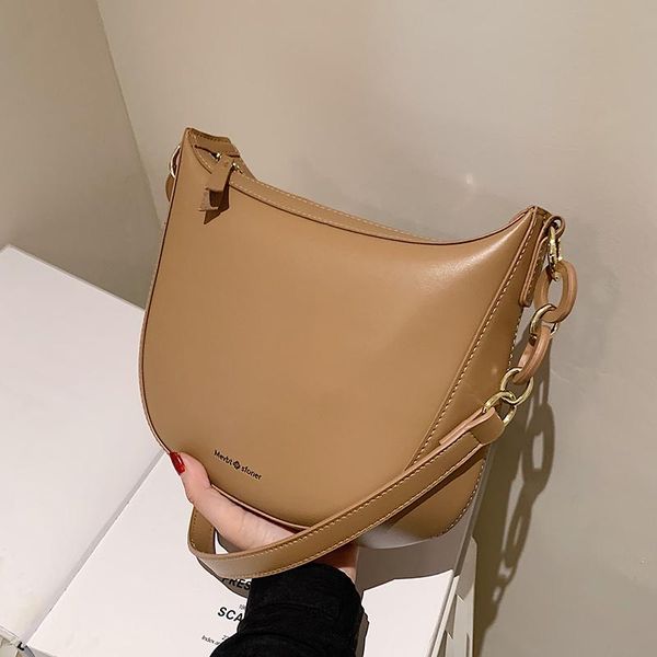 shoulder bags niche design premium bag 2021 female autumn retro messenger fashion underarm width: 25cm
shoulder bags niche design premium bag 2021 female autumn retro messenger fashion underarm width: 25cm