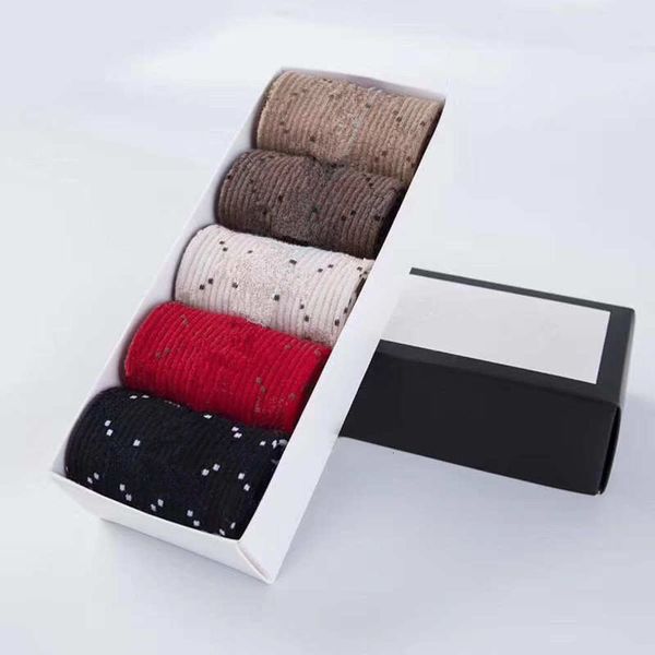 sock cotton men women underwear classic letter print womens socks hip hop street couples stocking with box, Black;white
sock cotton men women underwear classic letter print womens socks hip hop street couples stocking with box, Black;white