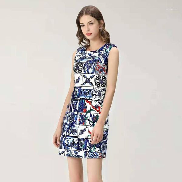 casual dresses arrival 2021 summer women vintage printed dress o neck sleeveless fashion sequies diamonds mini a line, Black;gray
casual dresses arrival 2021 summer women vintage printed dress o neck sleeveless fashion sequies diamonds mini a line, Black;gray