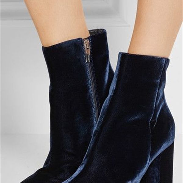 boot winter royal blue velvet round ankle woman fashions thick women's high-heeled boots, Black
boot winter royal blue velvet round ankle woman fashions thick women's high-heeled boots, Black