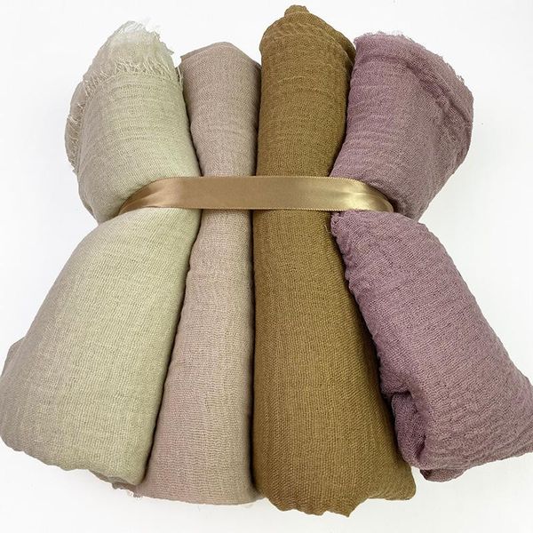 scarves crinkle hijab scarf musulman soft cotton headscarf islamic shawls and wraps four one gift box, Blue;gray
scarves crinkle hijab scarf musulman soft cotton headscarf islamic shawls and wraps four one gift box, Blue;gray