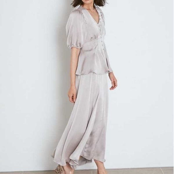 summer elegant temperament solid silm waist women sets v-neck puff sleeve bottom + folds ankle-length skirts 210525, White
summer elegant temperament solid silm waist women sets v-neck puff sleeve bottom + folds ankle-length skirts 210525, White