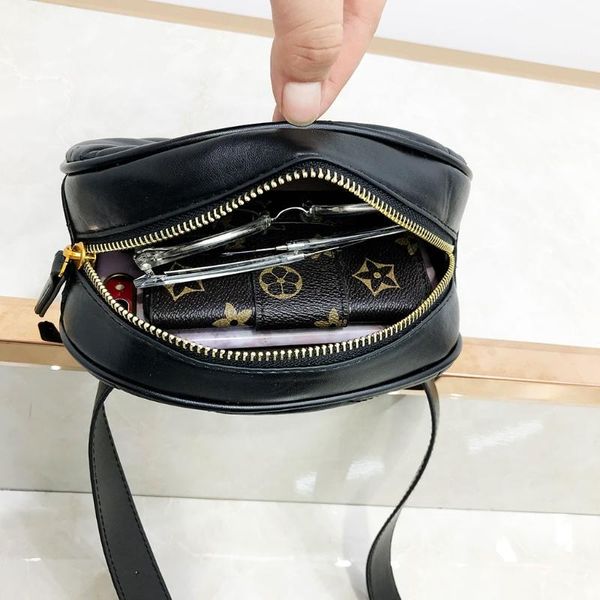 fashion waist fanny pack women pu leather belt zipper phone pouch bag chest tote purse bags
fashion waist fanny pack women pu leather belt zipper phone pouch bag chest tote purse bags