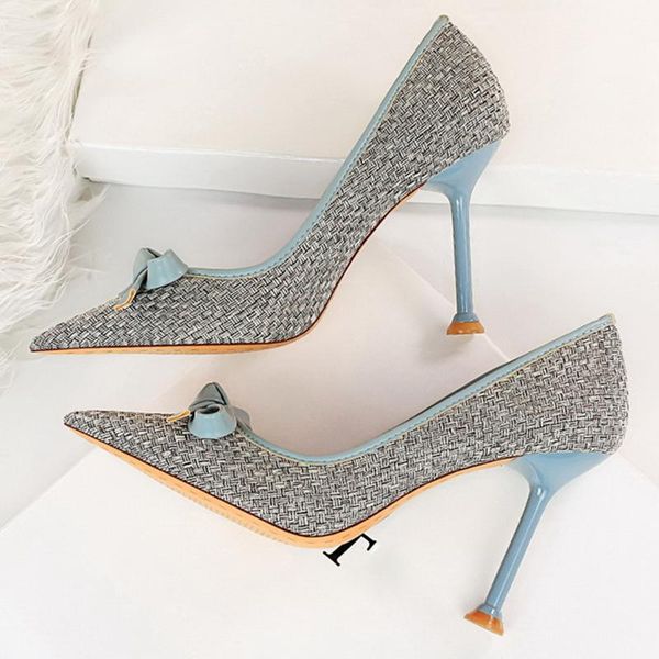 dress shoes 2021 women 9.5cm high heels wedding bridal pumps lady pointed toe blue bow weave leather scarpins female luxury party, Black
dress shoes 2021 women 9.5cm high heels wedding bridal pumps lady pointed toe blue bow weave leather scarpins female luxury party, Black
