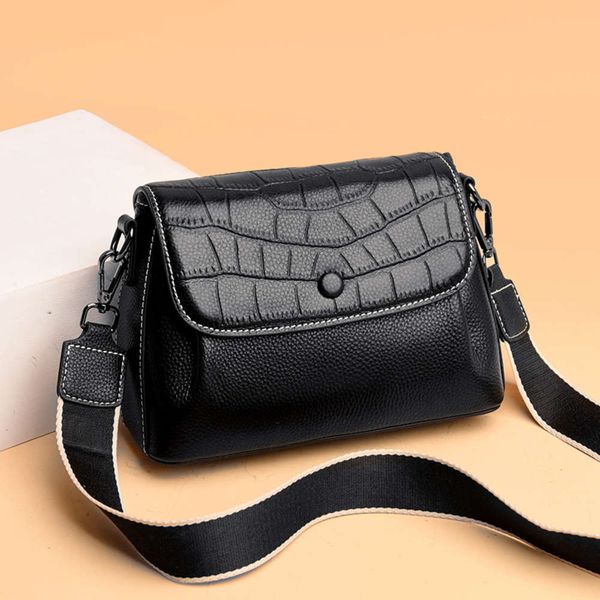 leather handbags for women 2021 cowhide summer fashion small shoulder bags style wide belt black msenger bag
leather handbags for women 2021 cowhide summer fashion small shoulder bags style wide belt black msenger bag