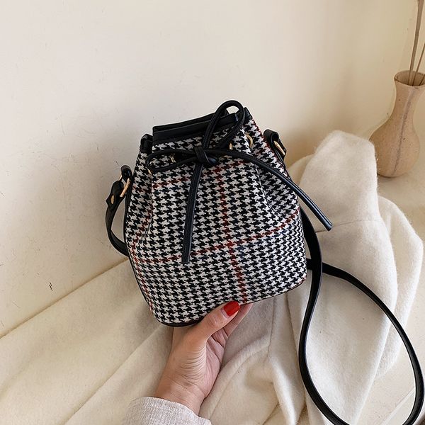 brand female beam bag luxury design womens shoulder bag ladies shoulder bag bucket shopper discount bags for women 2021 new
brand female beam bag luxury design womens shoulder bag ladies shoulder bag bucket shopper discount bags for women 2021 new