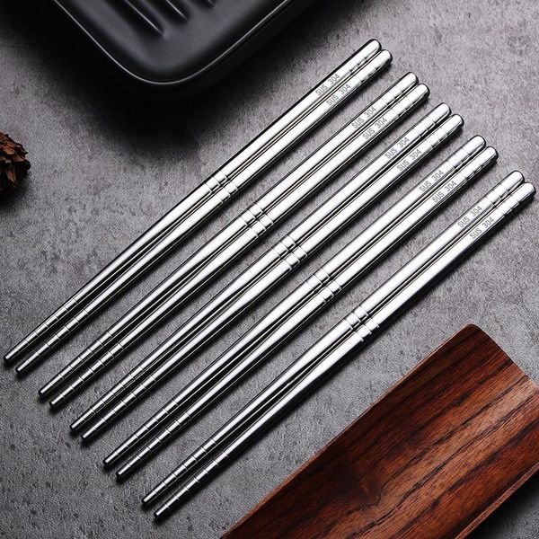 chopsticks 5 pairs/set stainless steel non-slip chop sticks set reusable chinese metal 19 cm 23cm 2021
chopsticks 5 pairs/set stainless steel non-slip chop sticks set reusable chinese metal 19 cm 23cm 2021