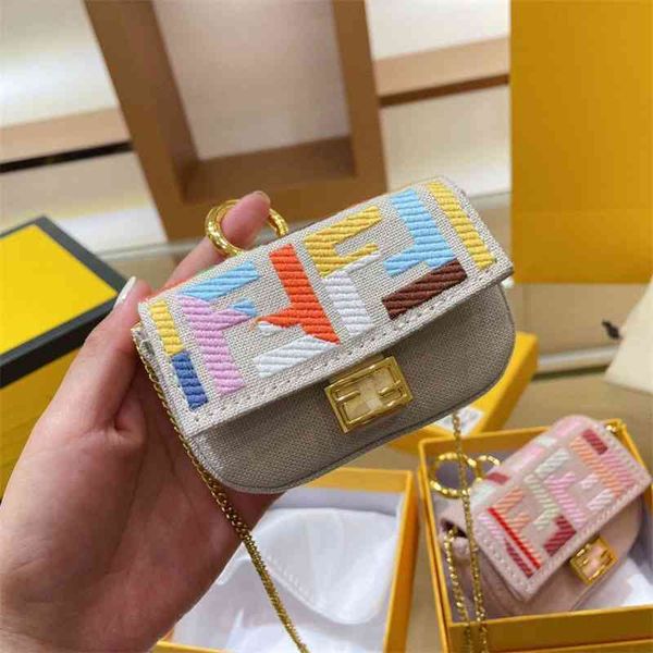 handbag fend letter color pocket method stick bag imported canvas with high density embroidery messenger chain size 11 * 8 designers s hilen
handbag fend letter color pocket method stick bag imported canvas with high density embroidery messenger chain size 11 * 8 designers s hilen