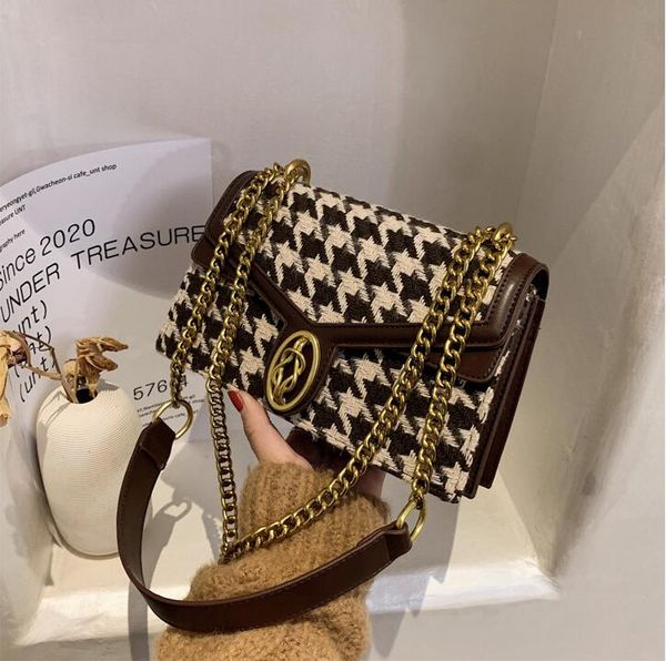 wholesale women handbag vintage leathers chain bag elegant atmospheric plaid handbags artwork geometric stitching leather shoulder bags, Black;red
wholesale women handbag vintage leathers chain bag elegant atmospheric plaid handbags artwork geometric stitching leather shoulder bags, Black;red