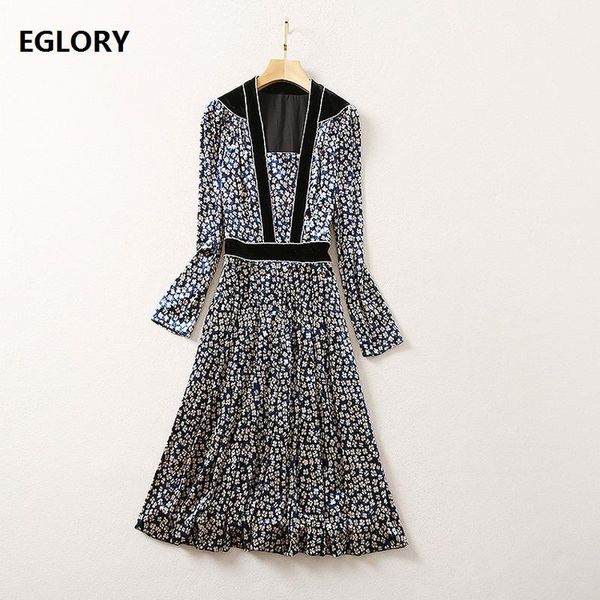 casual dresses runway style dress 2021 autumn winter women square collar vintage print beading deco long sleeve velvet dres, Black;gray
casual dresses runway style dress 2021 autumn winter women square collar vintage print beading deco long sleeve velvet dres, Black;gray