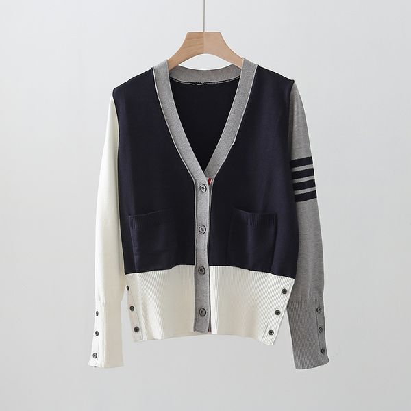 men's and women's college style cardigan tb knitted coat 2021 spring autumn new stripe color matching long sleeve loose outer laye, White;black
men's and women's college style cardigan tb knitted coat 2021 spring autumn new stripe color matching long sleeve loose outer laye, White;black