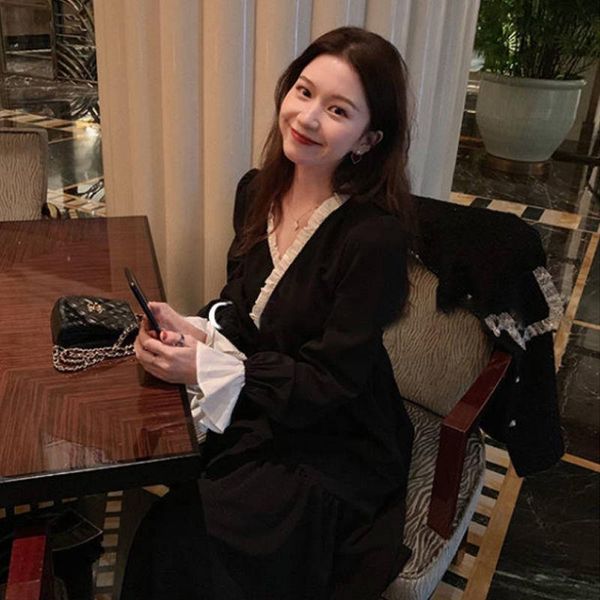 casual dresses long flare sleeve dress women autumn v-neck patchwork ruffles black a-line chic elegant party france fashion vintage stylish, Black;gray
casual dresses long flare sleeve dress women autumn v-neck patchwork ruffles black a-line chic elegant party france fashion vintage stylish, Black;gray