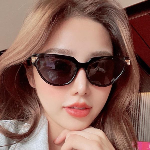 sunglasses 2021 vintage cat eye woman men fashion trend luxury sun glasses classic brand design plastic eyewear frame uv400, White;black
sunglasses 2021 vintage cat eye woman men fashion trend luxury sun glasses classic brand design plastic eyewear frame uv400, White;black