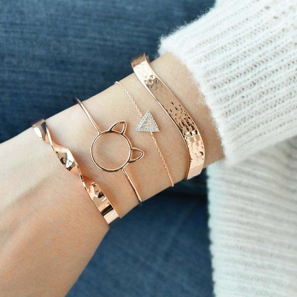 hand catenary b2000 style bracelet set fashionable versatile geometric multi style letter bracelet jewelry, Golden;silver
hand catenary b2000 style bracelet set fashionable versatile geometric multi style letter bracelet jewelry, Golden;silver