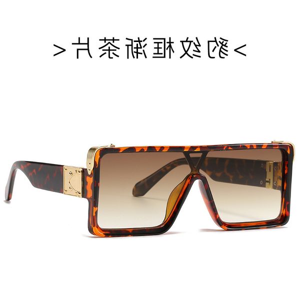 new conjoined piece european and american modern retro men and women sunglasses square frames sunglasses glasses wholesale, Silver
new conjoined piece european and american modern retro men and women sunglasses square frames sunglasses glasses wholesale, Silver
