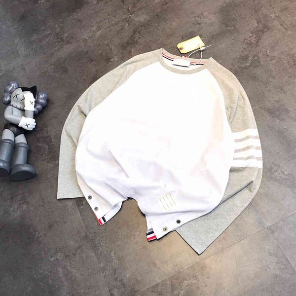 tide four bar color matching long t-shirt women's autumn winter new sleeve student simple shirt, White
tide four bar color matching long t-shirt women's autumn winter new sleeve student simple shirt, White