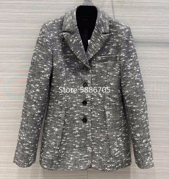 women's suits & blazers runway design silk wool blends gray tweed jacket women blazer notched single breasted pockets slim vinta, White;black
women's suits & blazers runway design silk wool blends gray tweed jacket women blazer notched single breasted pockets slim vinta, White;black