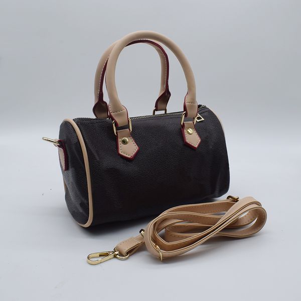 designer bag women crossbody handbag pochette leather handbags totes fashion female purse vintage lady shoulder bags
designer bag women crossbody handbag pochette leather handbags totes fashion female purse vintage lady shoulder bags
