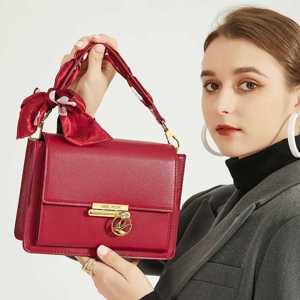 large capacity red bridal wedding one shoulder women's portable messenger wedding bag purse
large capacity red bridal wedding one shoulder women's portable messenger wedding bag purse