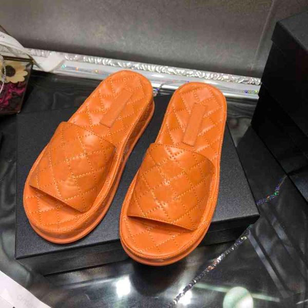 luxury designer women summer slippers leather sandals classics household stroll fashion casual shoes with box size 35-40, Black
luxury designer women summer slippers leather sandals classics household stroll fashion casual shoes with box size 35-40, Black