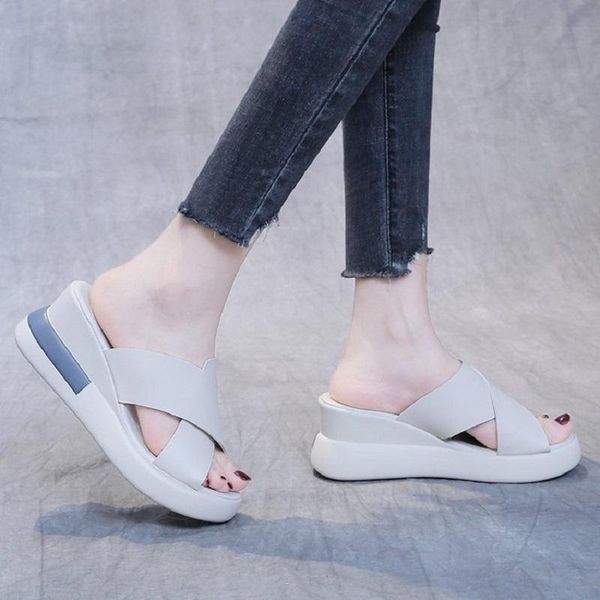 sandals 2021 fashion summer slippers women round toe comfortable wedge soft stitching open beach, Black
sandals 2021 fashion summer slippers women round toe comfortable wedge soft stitching open beach, Black