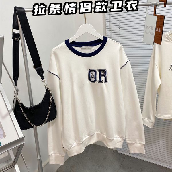new family casual letter embroidery round neck pullover long sleeve men's and women's same loose sweater in the autumn 21, Black
new family casual letter embroidery round neck pullover long sleeve men's and women's same loose sweater in the autumn 21, Black