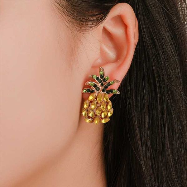 crystal pineapple earrings shaped stud for women rhinestone cute fruit statement earring brinco jewelry, Golden;silver
crystal pineapple earrings shaped stud for women rhinestone cute fruit statement earring brinco jewelry, Golden;silver