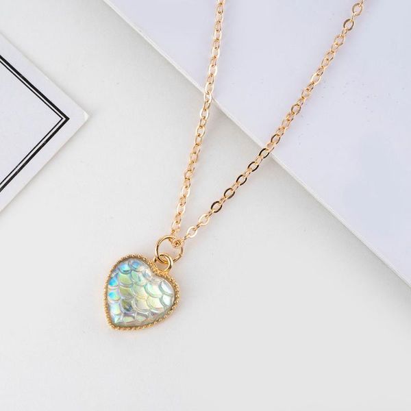 pendant necklaces korean niche female temperament simple geometric love heart-shaped colorful fish scale clavicle chain net red necklace, Silver
pendant necklaces korean niche female temperament simple geometric love heart-shaped colorful fish scale clavicle chain net red necklace, Silver