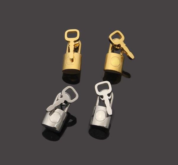 o uis avuit ton long earrings charm designer with original box v lock key stud lady, Golden
o uis avuit ton long earrings charm designer with original box v lock key stud lady, Golden
